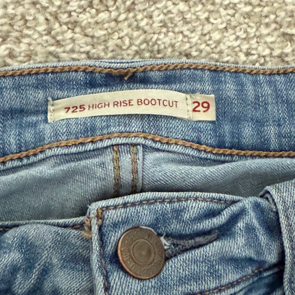Levi’s 725 High Rise Bootcut Jeans - Light Blue